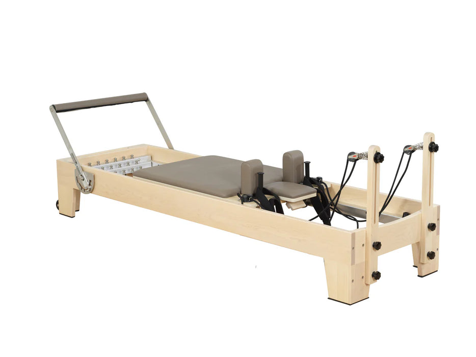 Altermed Elite Reformer® – Professionel Pilates Reformer i Ahorn