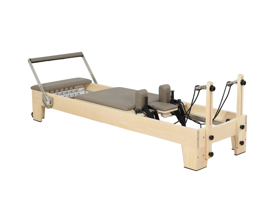 Altermed Elite Reformer® – Professionel Pilates Reformer i Ahorn