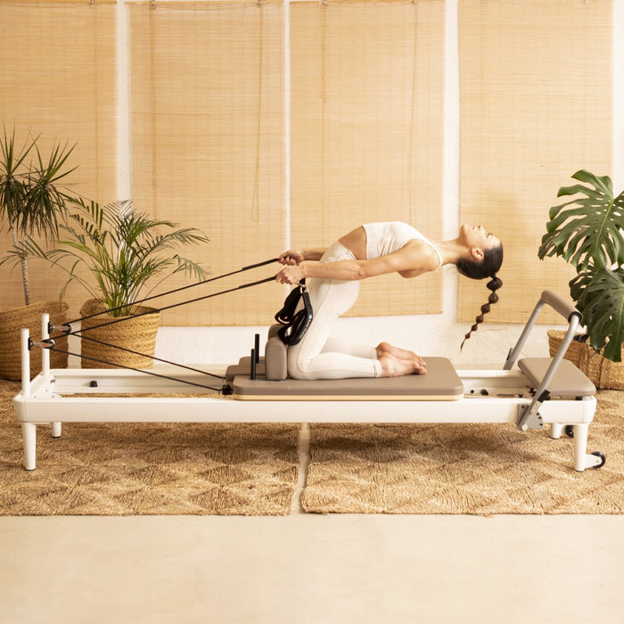 Nubium™ Reformer – kompakt og støjsvag pilatesmaskine i aluminium